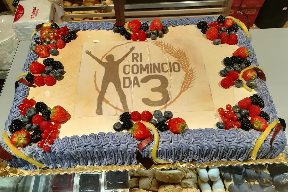 La torta celebrativa Tutto il buono del lavoro penitenziario. Ecco Cookery Rebibbia
